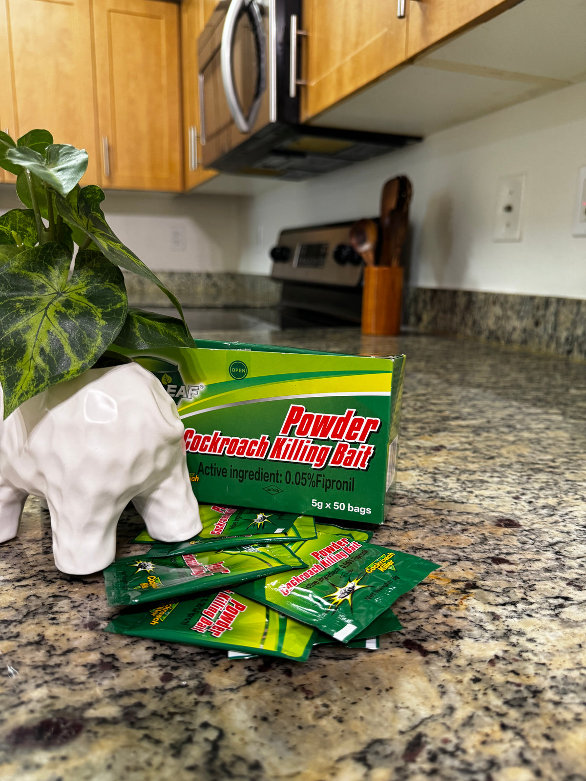 Green Roach Bait Powder - 50 Sachets
